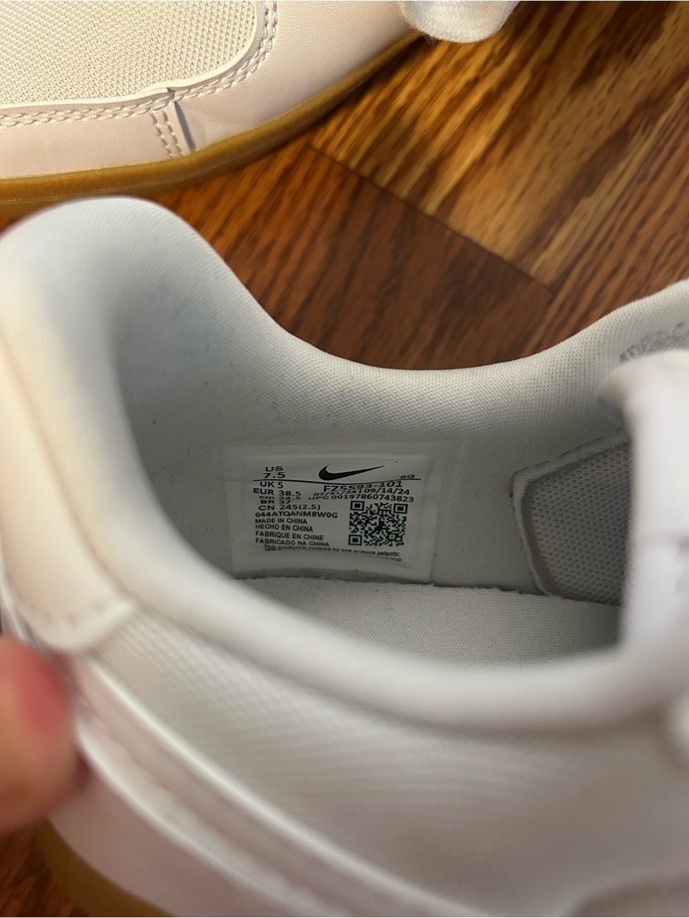 Nike White Low-Top Sneakers with Gum Outsole Still in Box - Picture 3 of 4